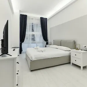  Apartamento Duomo View - 2 Min From Duomo Amazing Location Italia